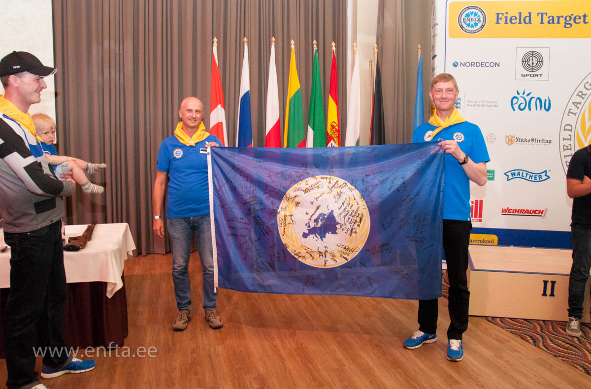 ...and give the flag of European FT Championship with everybodies signature to Kaidu